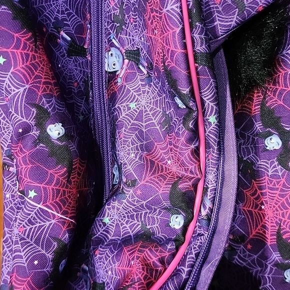 Vamparina roll on kids luggage. - Picture 2 of 11